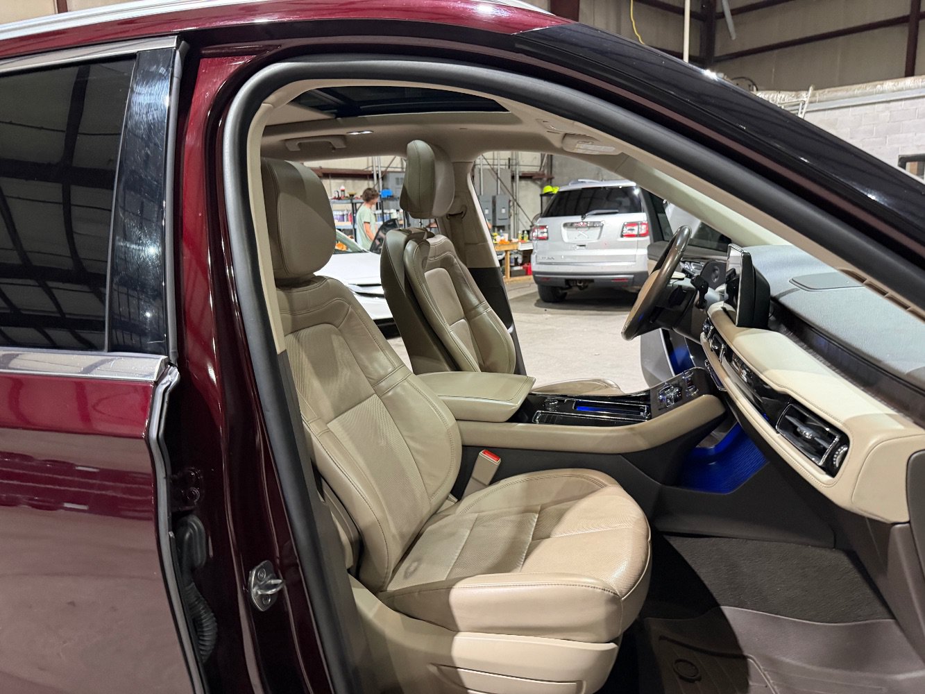 Used 2020 Lincoln Aviator Reserve w/ Equipment Group 201A AWD/4WD image 27