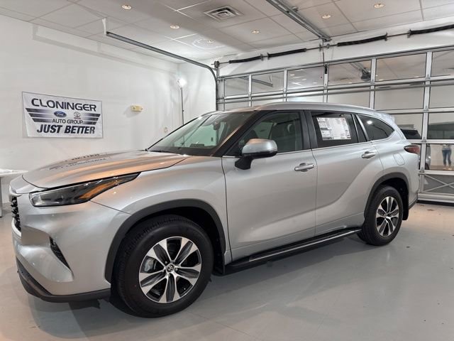 New 2025 Toyota Highlander XLE image 4