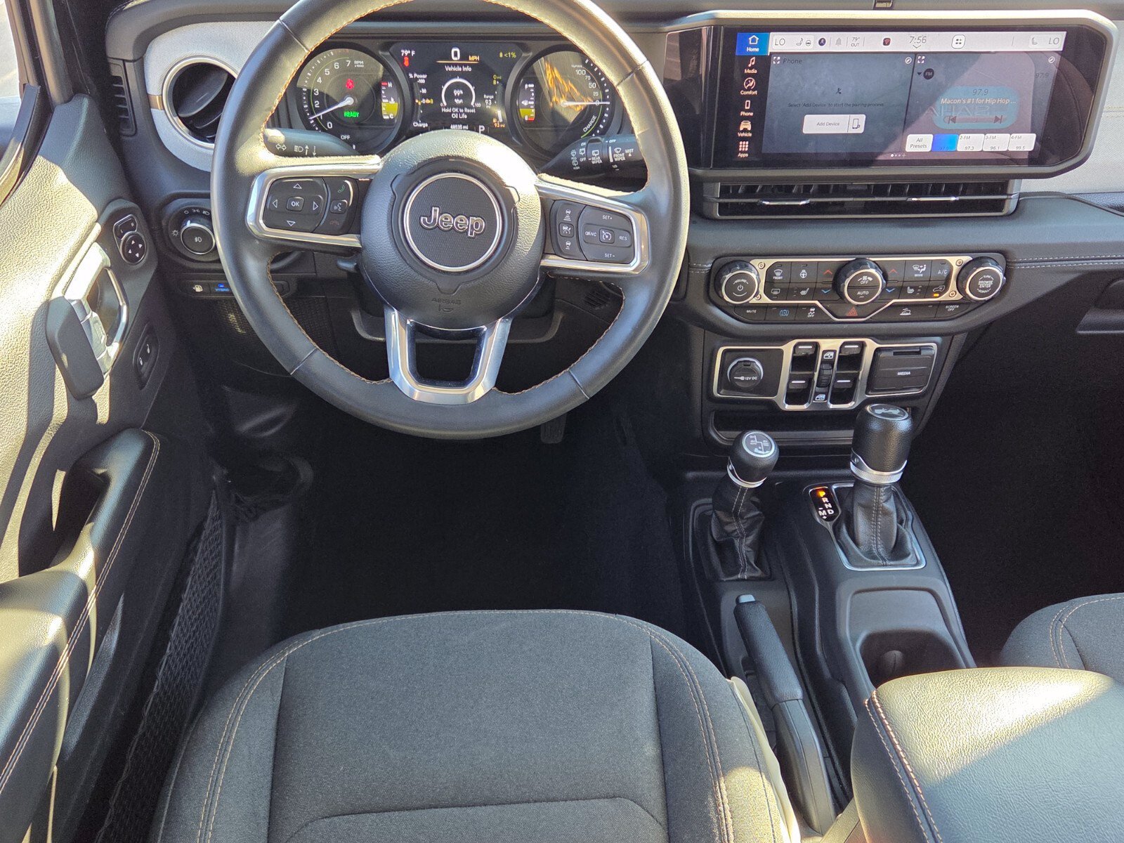 Used 2024 Jeep Wrangler Unlimited Sahara AWD/4WD image 7