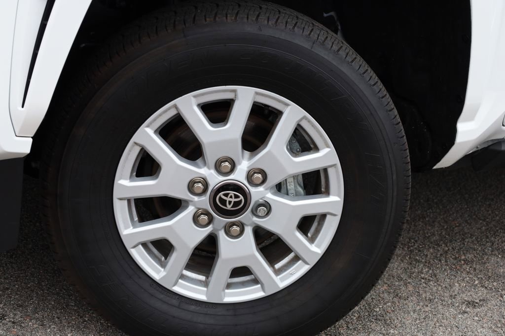 Used 2025 Toyota Tacoma SR5 image 3