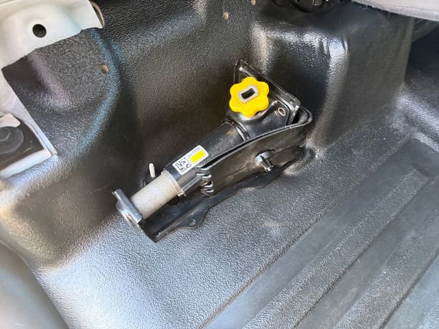 Used 2021 GMC Sierra 1500 4x4 Crew Cab w/ Trailering Package image 28