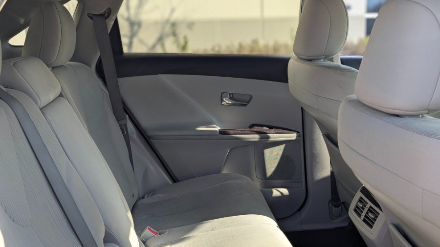Used 2011 Toyota Venza w/ Convenience Pkg FWD image 17