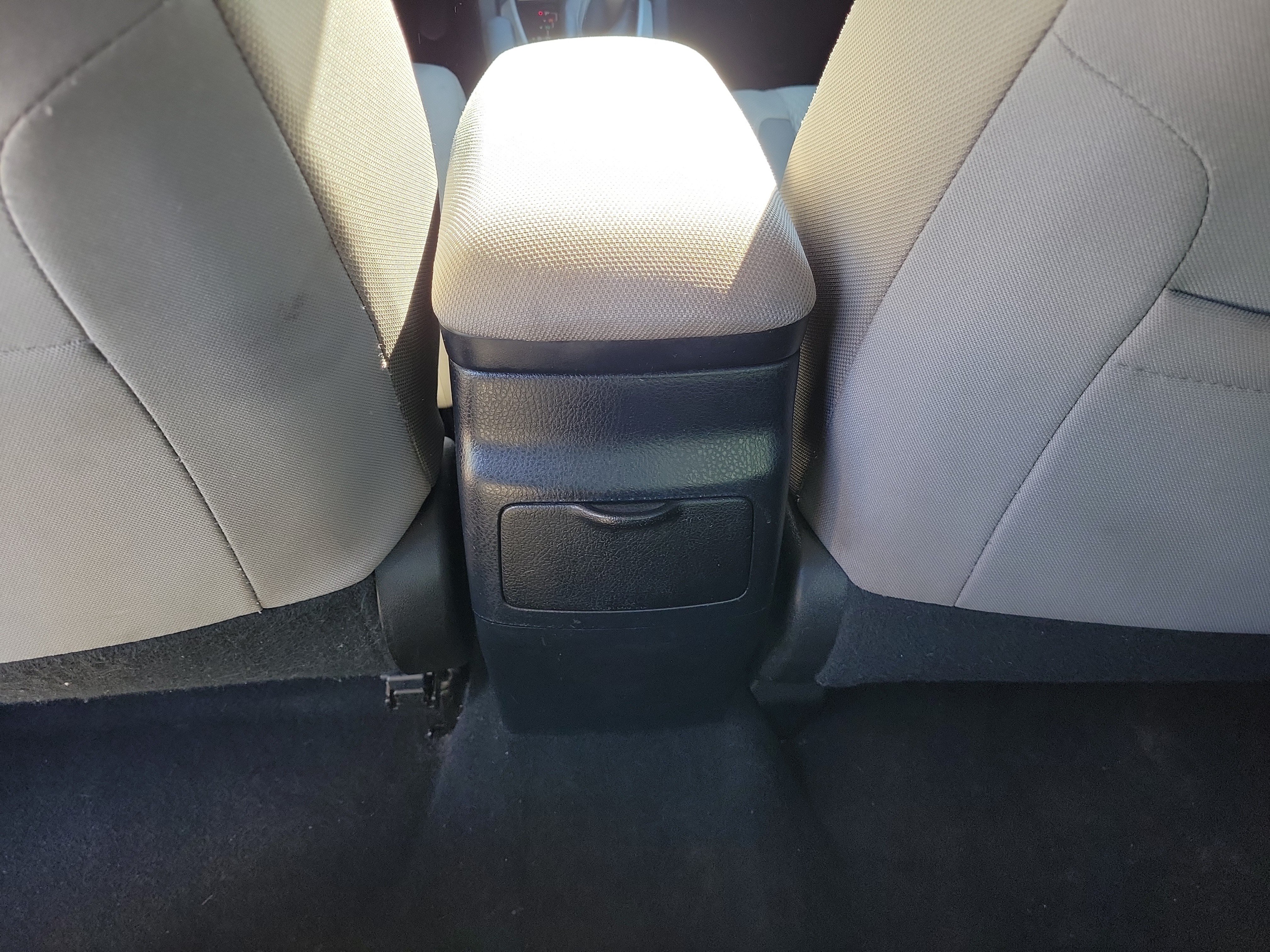 Used 2017 Toyota Corolla LE w/ Carpet Mat Package (TMS) FWD image 10