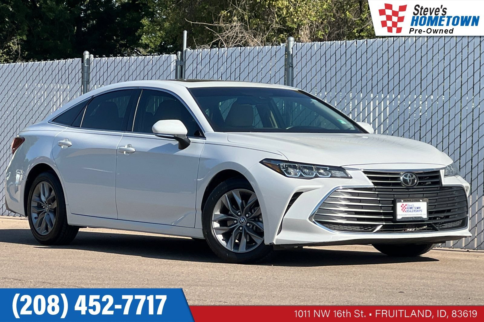 Used 2019 Toyota Avalon XLE w/ Moonroof Package FWD image 1