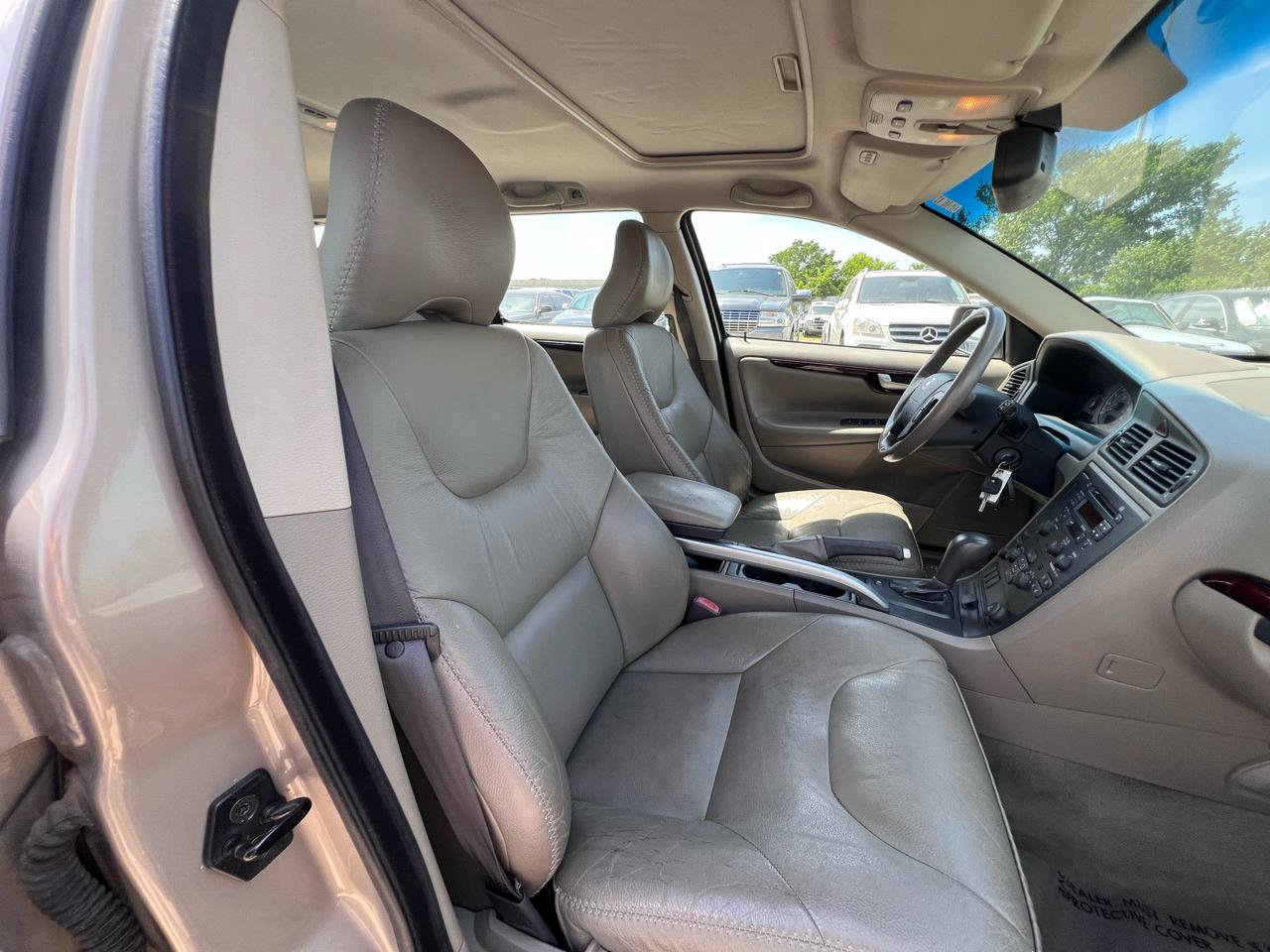 Used 2002 Volvo V70 Cross Country AWD/4WD image 26
