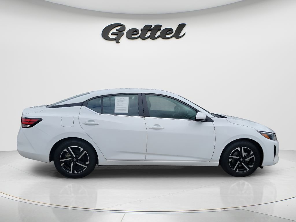 Used 2024 Nissan Sentra SV image 3