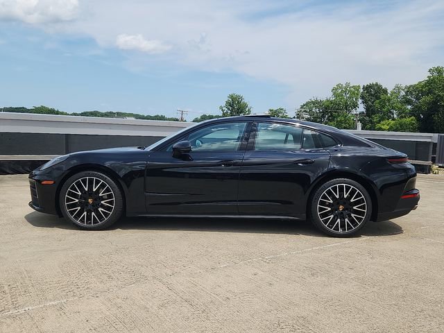 New 2025 Porsche Panamera 4 image 2