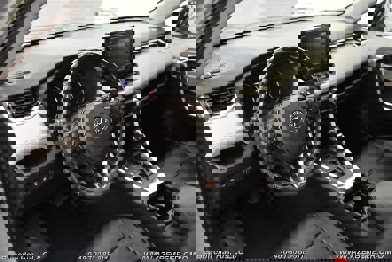 Used 2019 Toyota RAV4 XLE w/ Convenience Package image 14