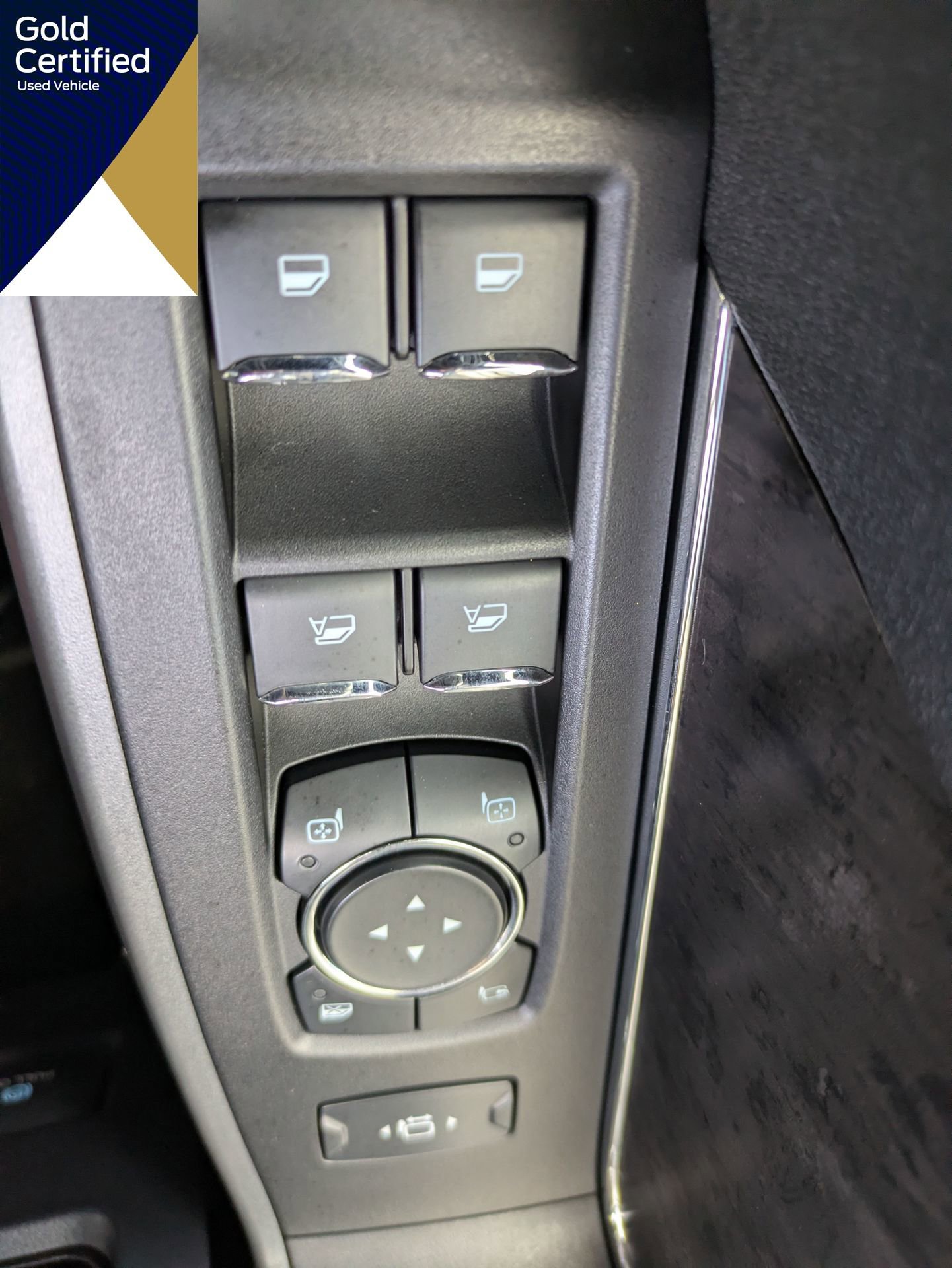 Certified 2024 Ford F250 Lariat w/ Tremor Off-Road Package image 31