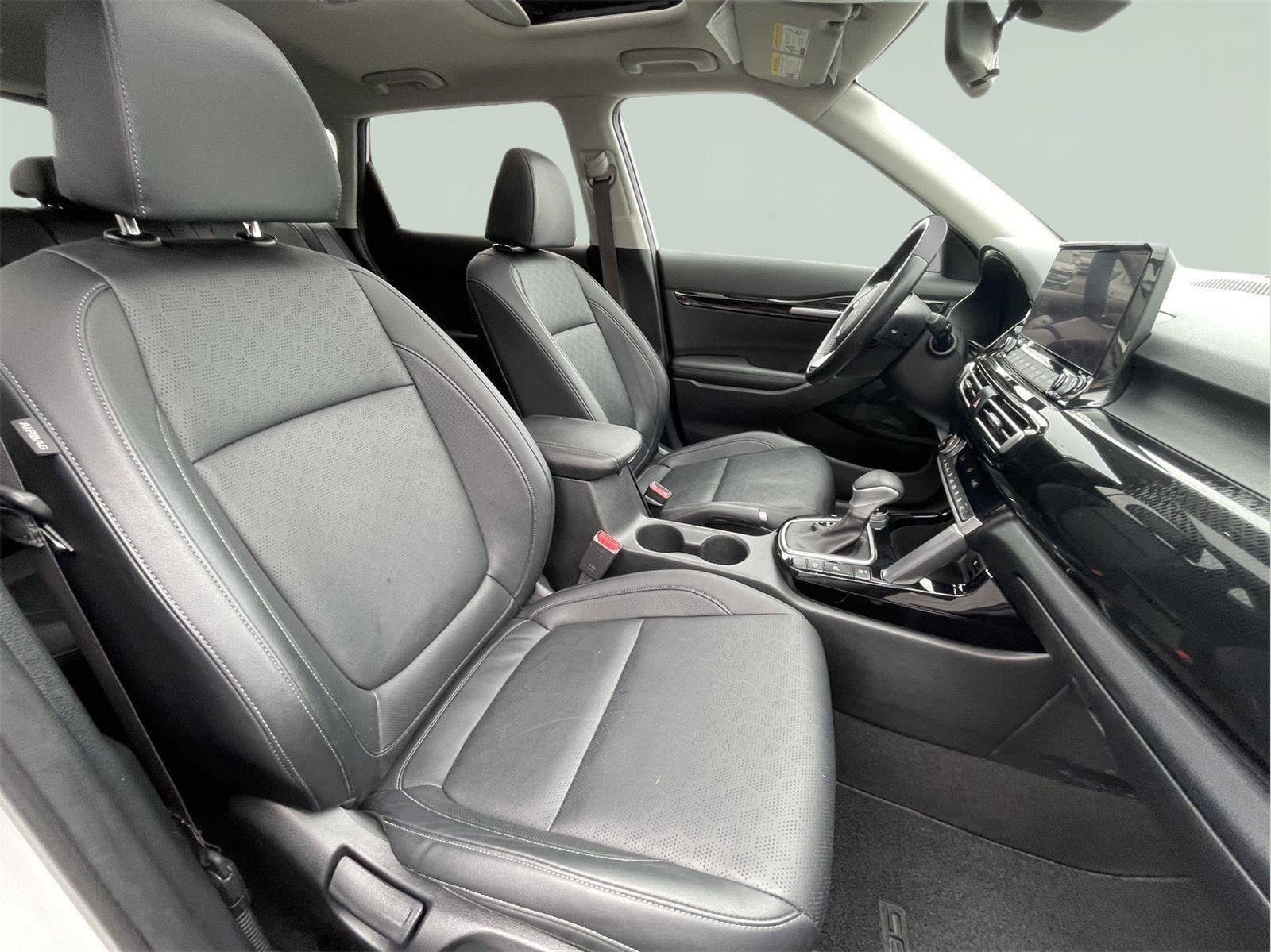 Used 2022 Kia Seltos EX image 20