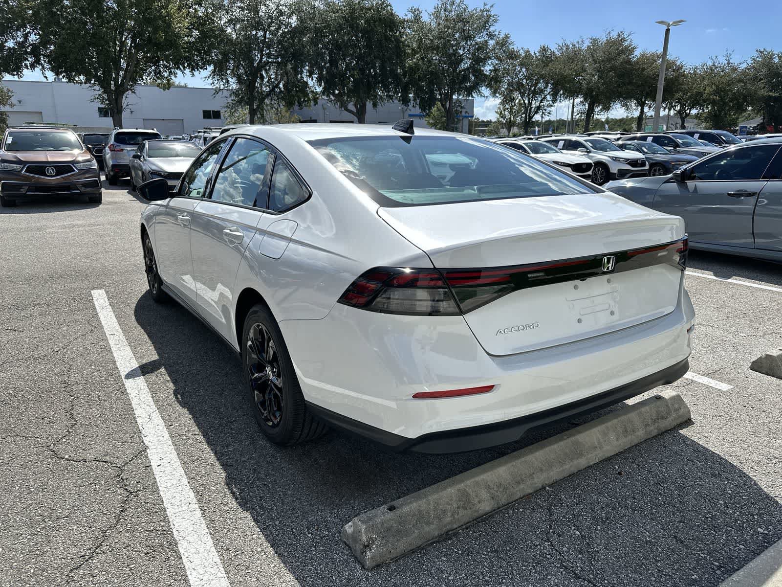 Used 2025 Honda Accord SE image 6