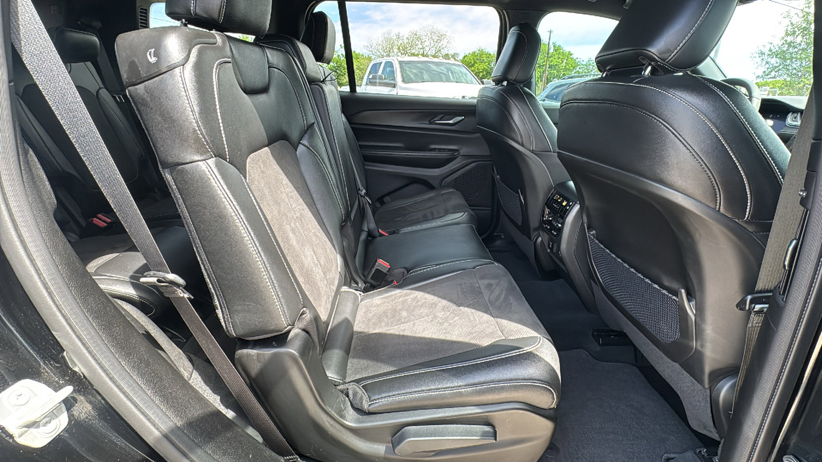 Certified 2024 Jeep Grand Cherokee L Altitude image 27