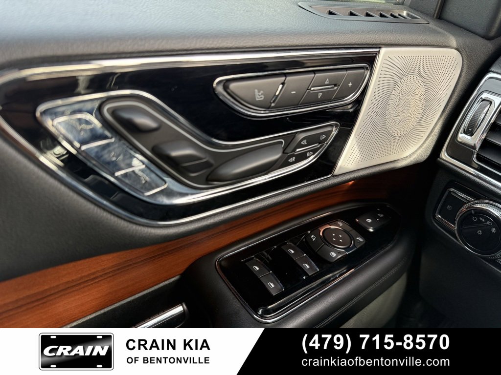 Used 2018 Lincoln Navigator L Reserve w/ Technology Package image 20