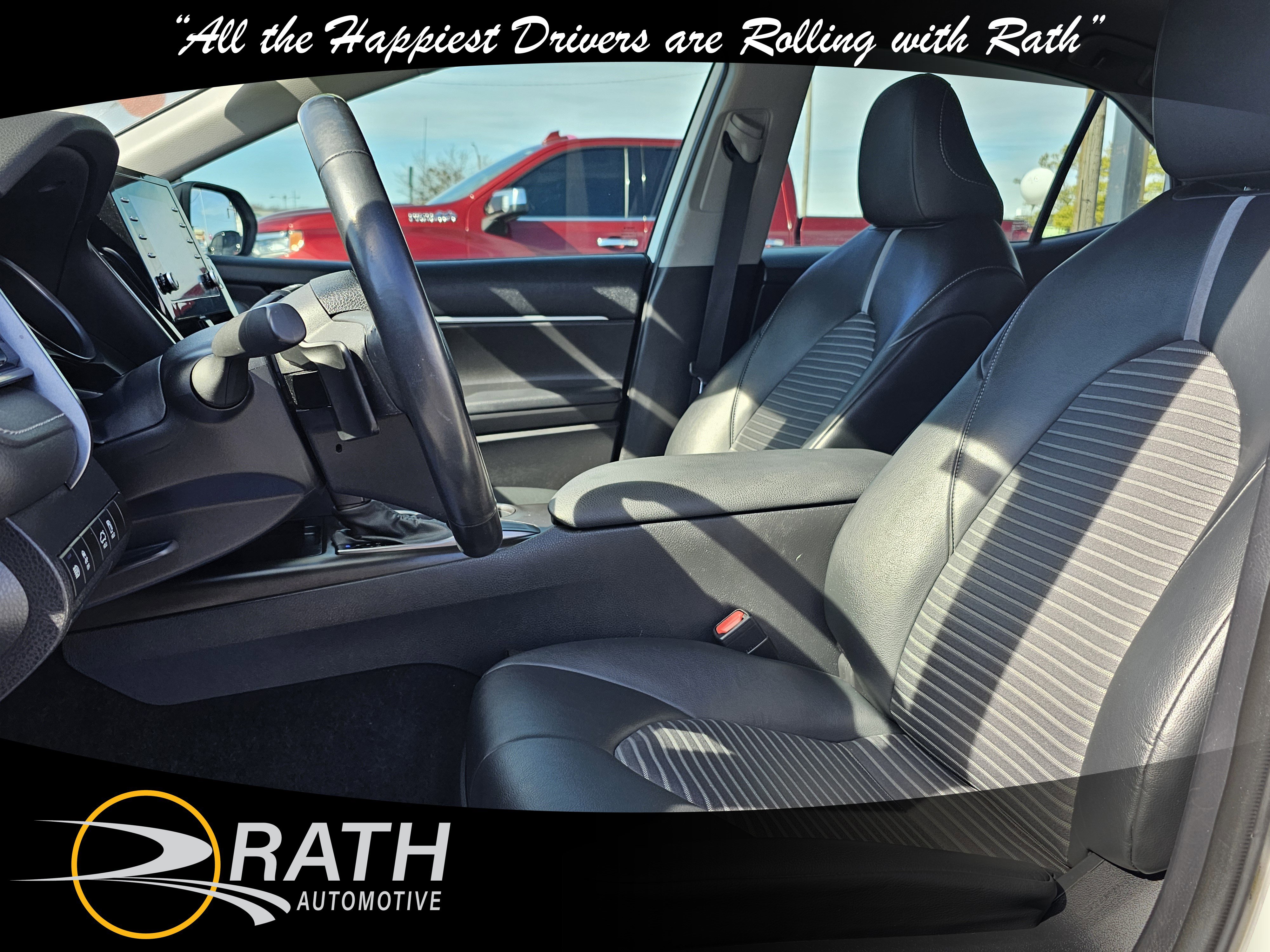 Used 2023 Toyota Camry SE image 12