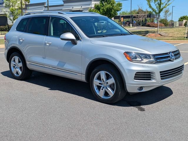 Used 2014 Volkswagen Touareg TDI image 2