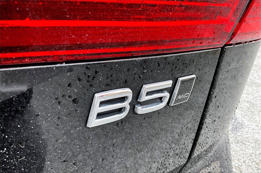 Used 2023 Volvo XC60 B5 Plus w/ Climate Package image 24