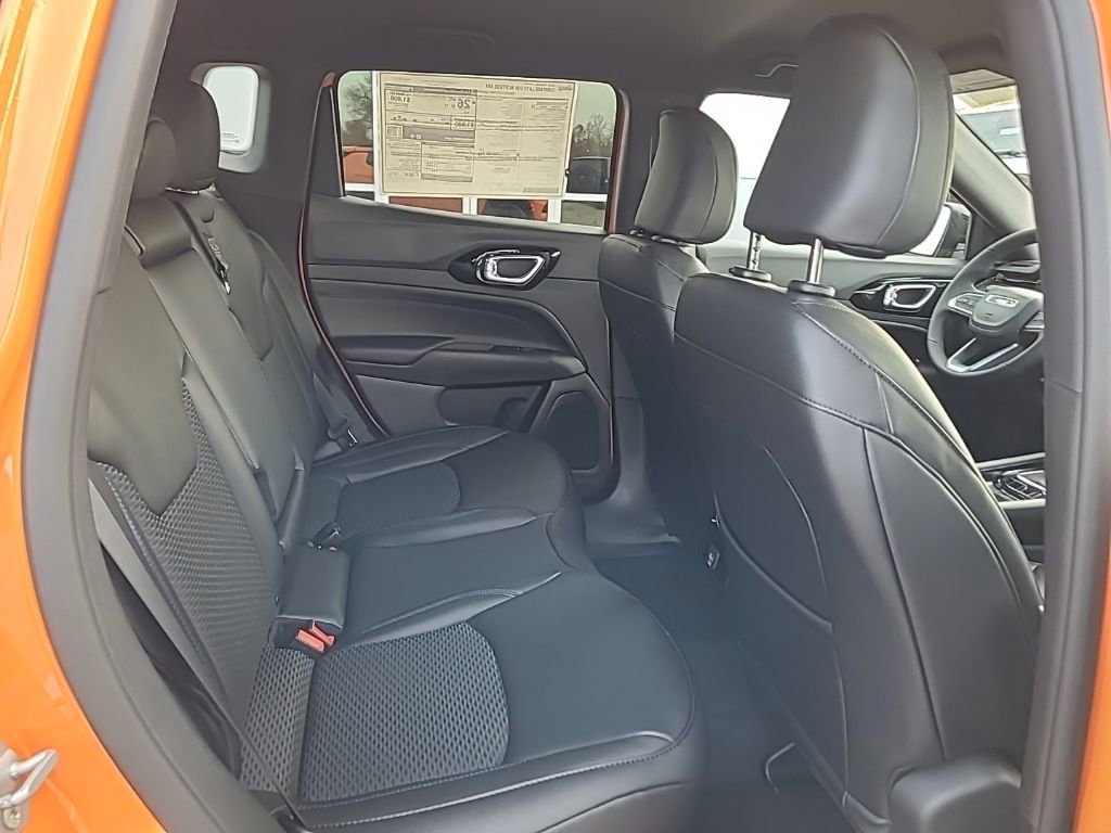New 2026 Jeep Compass Latitude AWD/4WD image 31