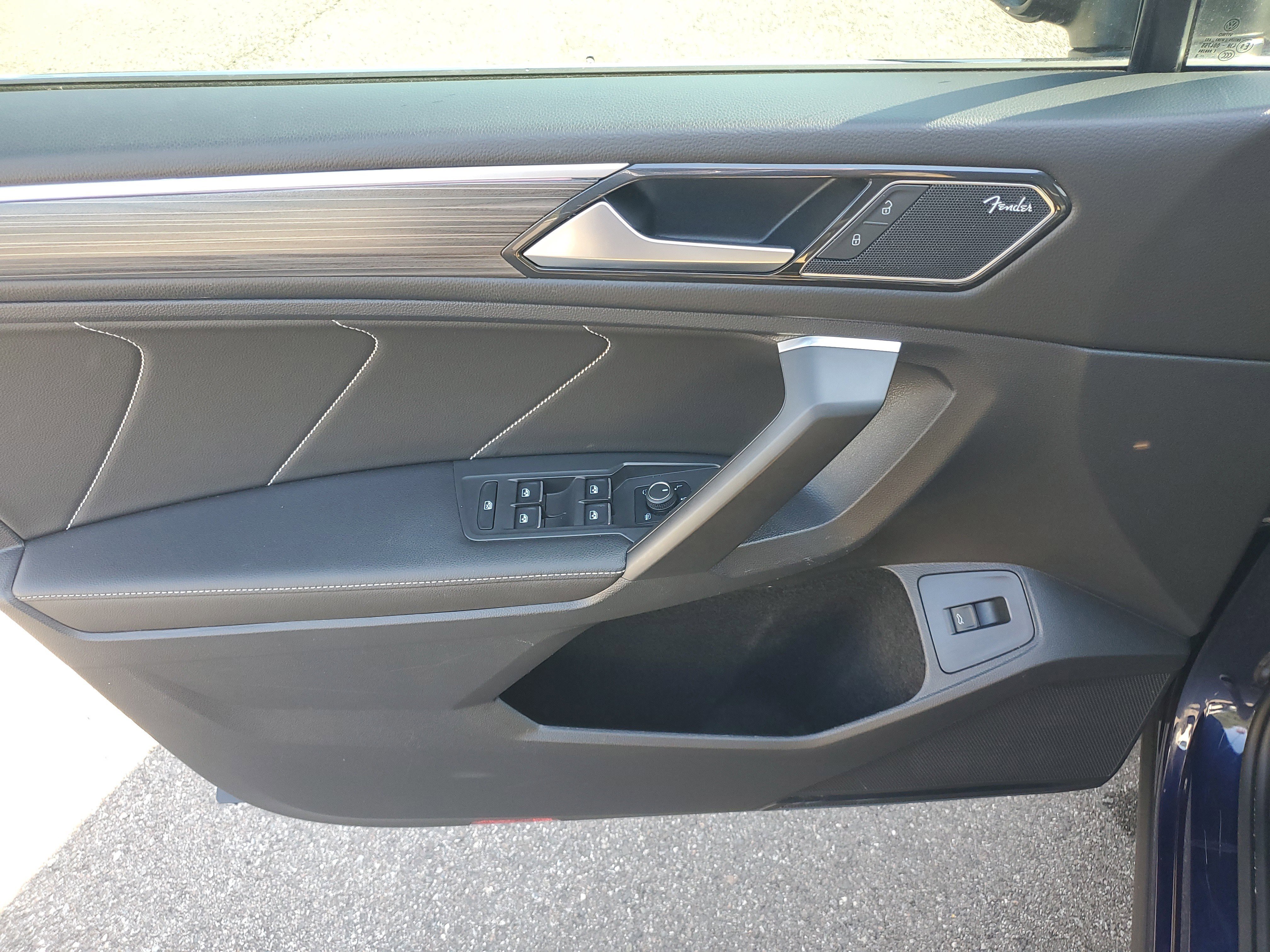 Used 2022 Volkswagen Tiguan SEL R-Line image 22