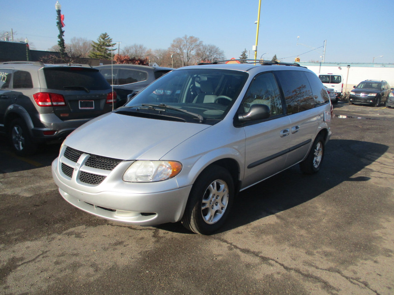 Used 2004 Dodge Caravan SXT w/ Popular Equipment Group image 3