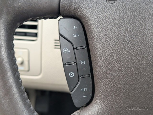 Used 2009 Buick Lucerne Super image 19