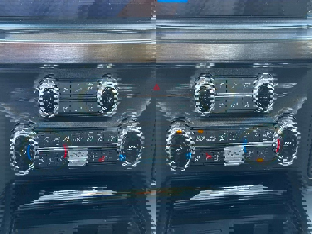 New 2026 Ford F250 Lariat w/ FX4 Off-Road Package image 13