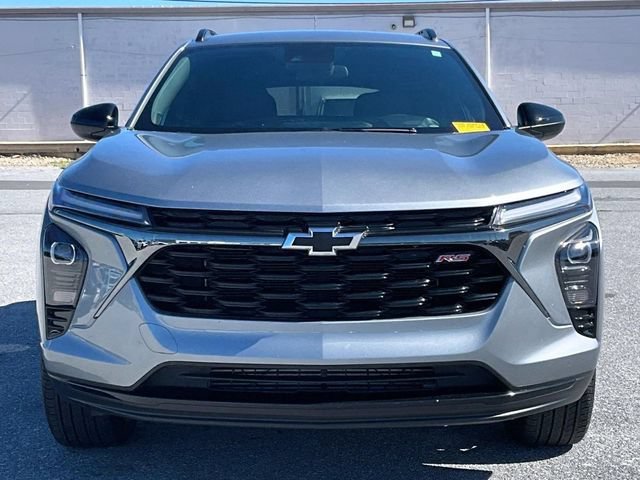 Used 2025 Chevrolet Trax RS w/ Driver Confidence Package FWD image 4