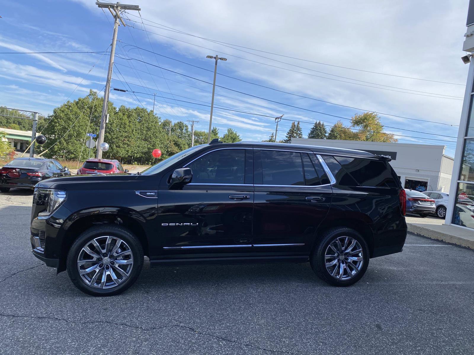 Used 2024 GMC Yukon Denali Ultimate w/ LPO, Floor Liner Package image 2