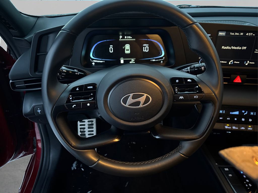 Used 2025 Hyundai Elantra Sport image 24