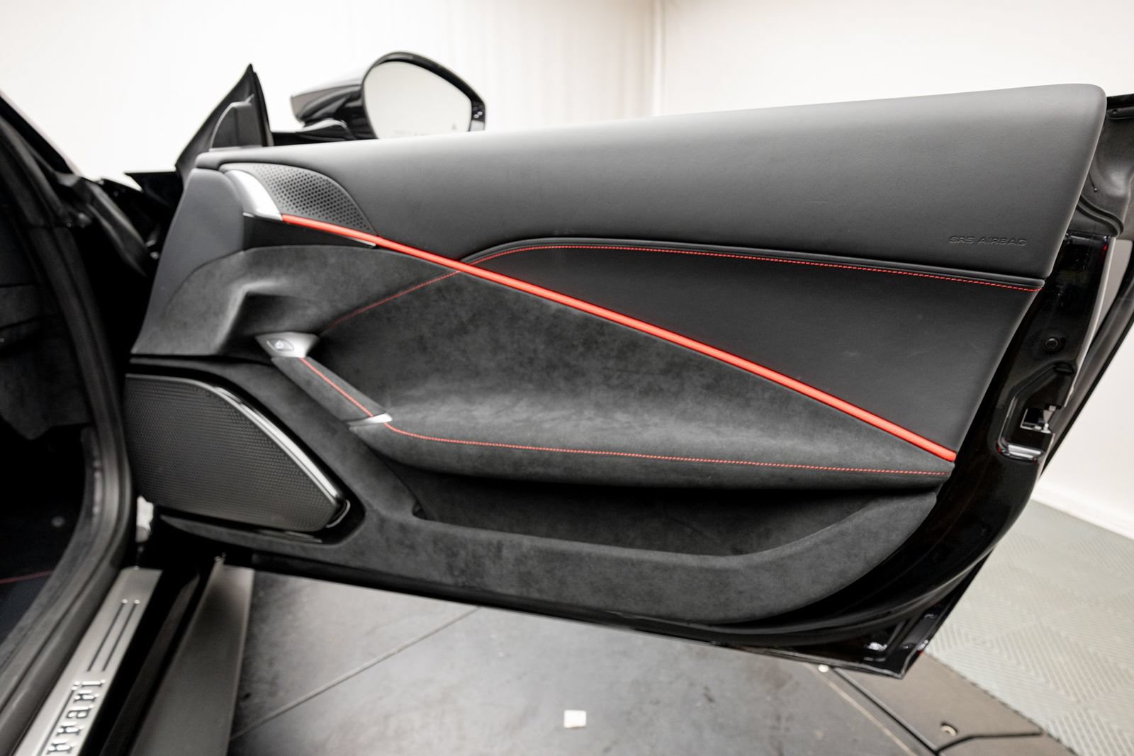 Used 2026 Ferrari Roma Spider RWD image 45