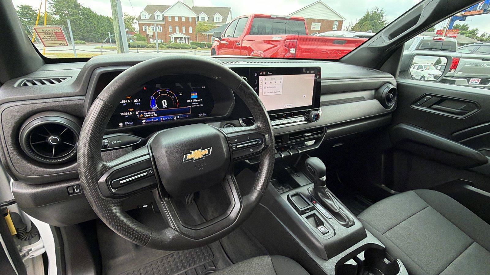 Used 2024 Chevrolet Colorado W/T RWD image 3