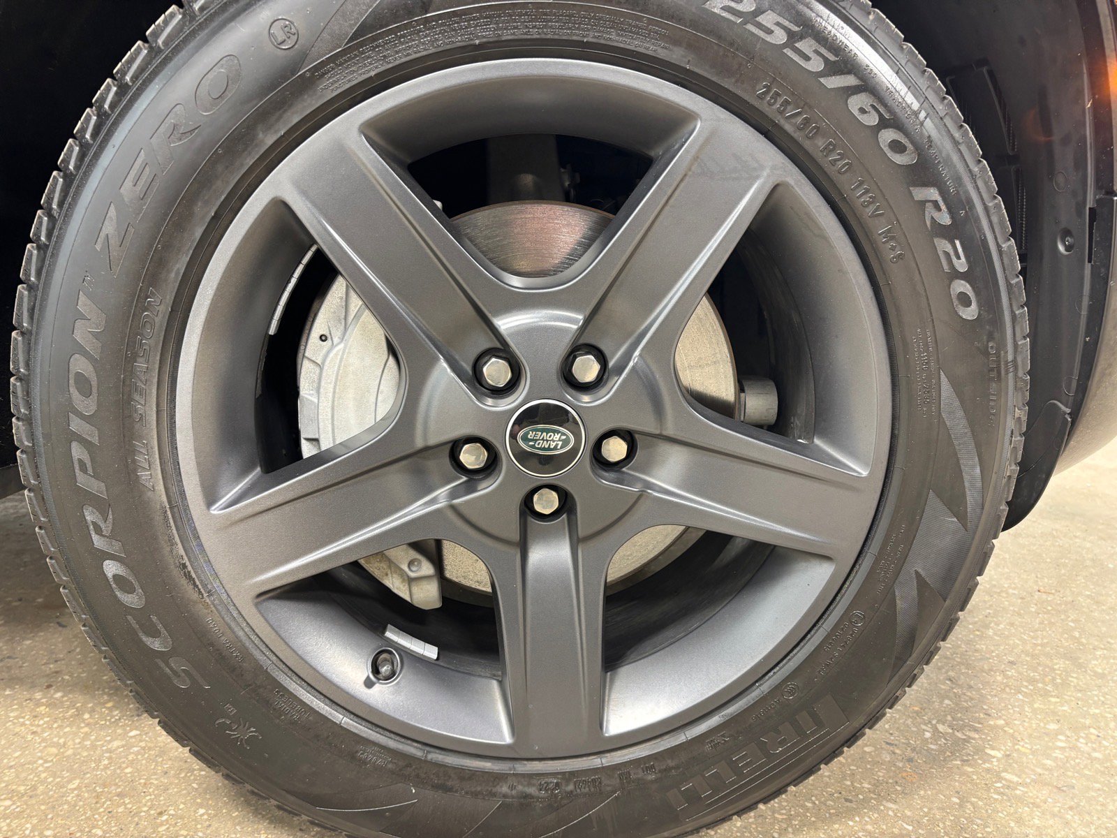 Used 2023 Land Rover Defender 110 X-Dynamic SE image 11