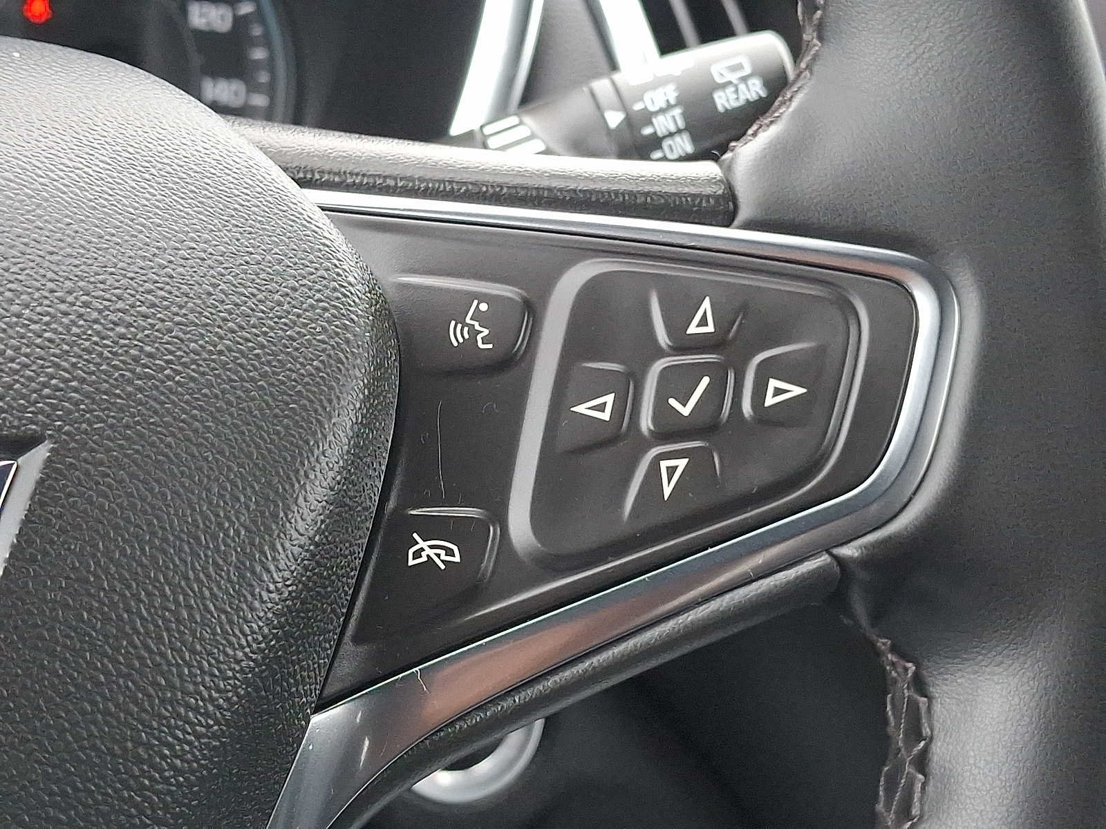 Used 2024 Chevrolet Equinox LT AWD/4WD image 21