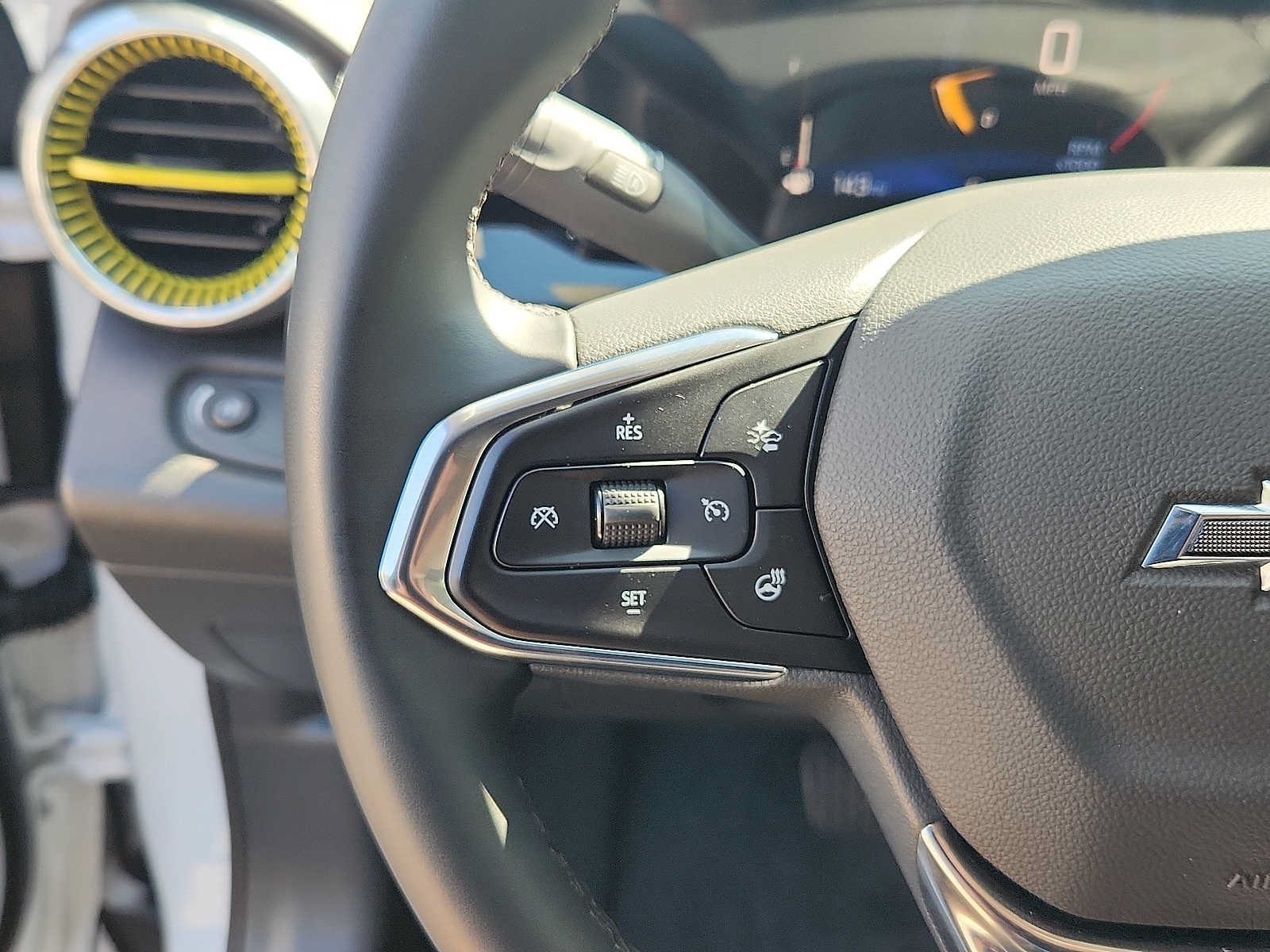 Used 2025 Chevrolet Trax ACTIV w/ Sunroof Package FWD image 20