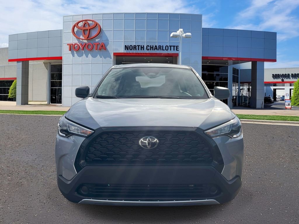 Used 2024 Toyota Corolla Cross L FWD image 3