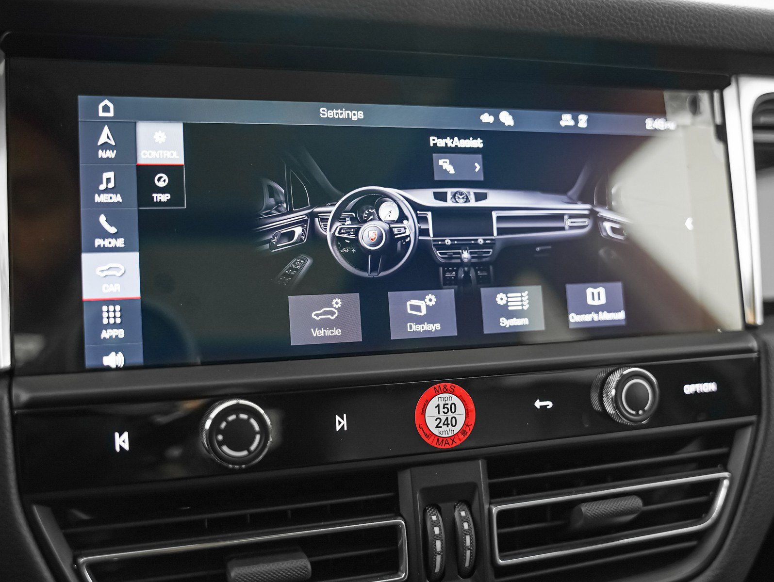 Certified 2026 Porsche Macan AWD/4WD image 26