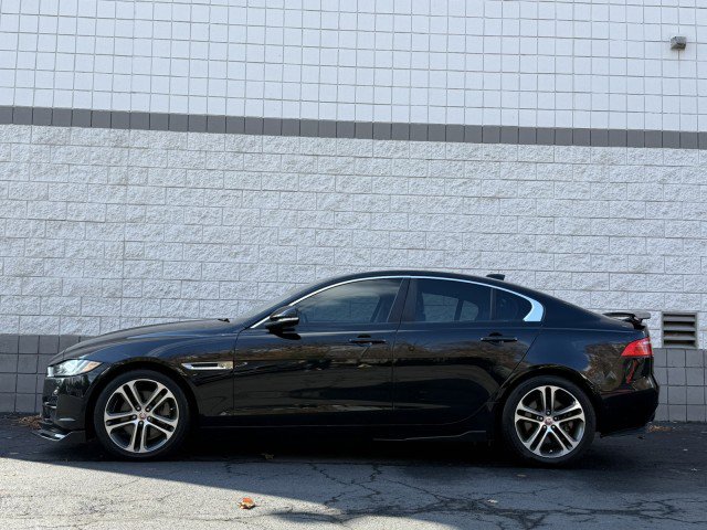 Used 2017 Jaguar XE Premium image 14