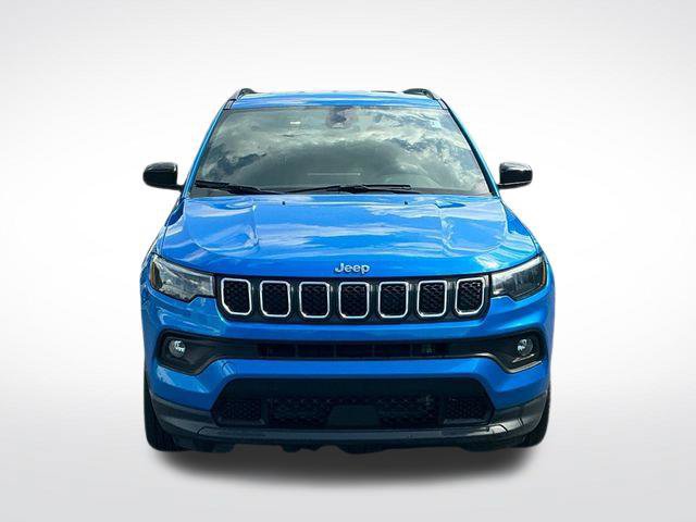 Used 2024 Jeep Compass Latitude AWD/4WD image 11