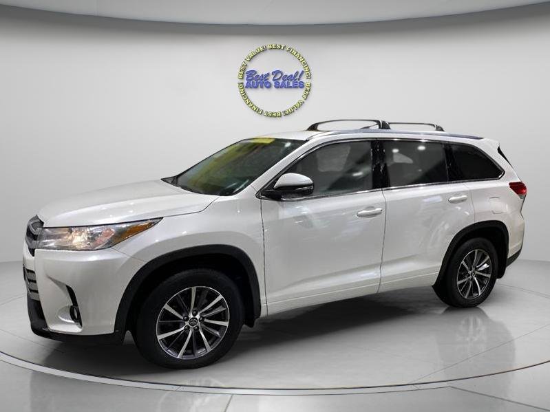 Used 2018 Toyota Highlander XLE AWD/4WD image 1