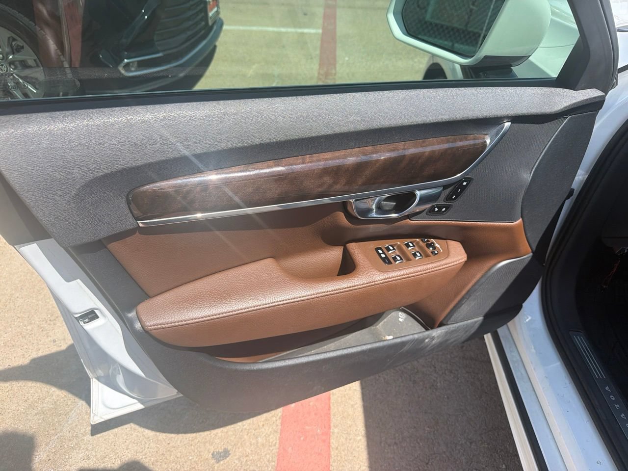 Used 2019 Volvo S90 T5 Momentum AWD/4WD image 6