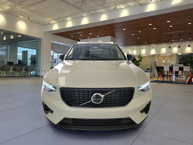 New 2026 Volvo XC40 B5 Plus w/ Protection Package Premier AWD/4WD image 7
