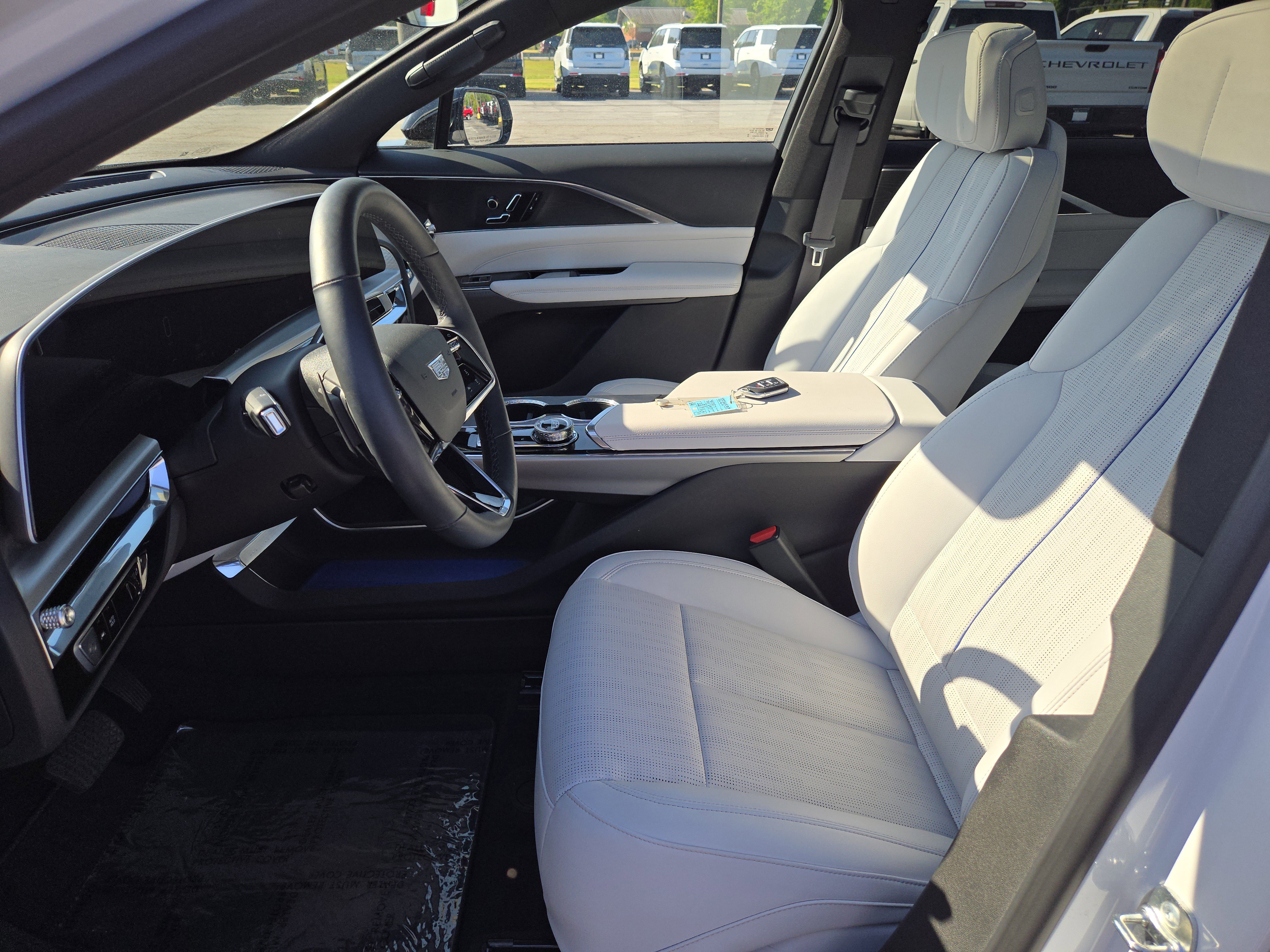 Used 2024 Cadillac Lyriq Luxury RWD image 18