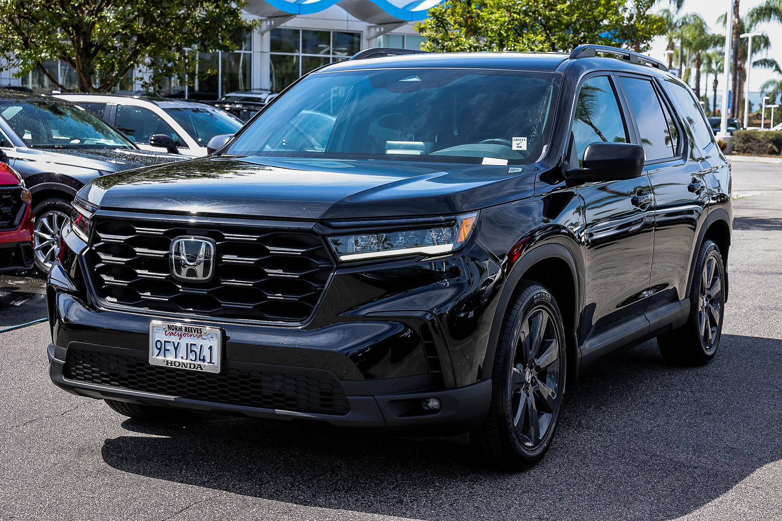 Certified 2023 Honda Pilot Sport image 3