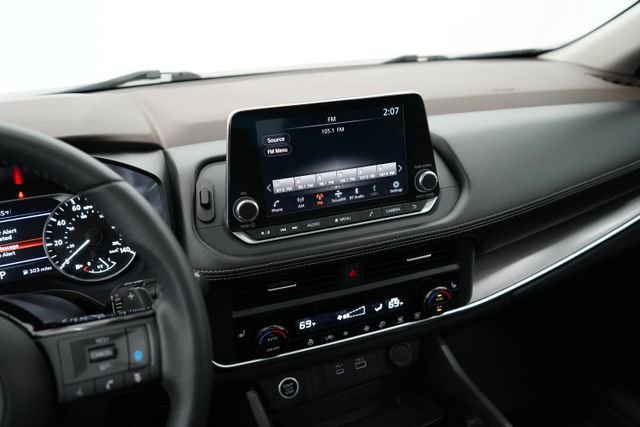 Used 2023 Nissan Rogue SV w/ SV Premium B Package image 27