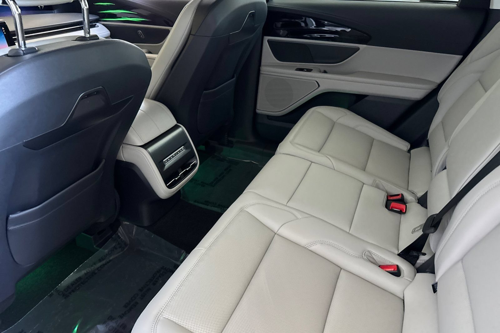 New 2026 Lincoln Nautilus Premier AWD/4WD image 9