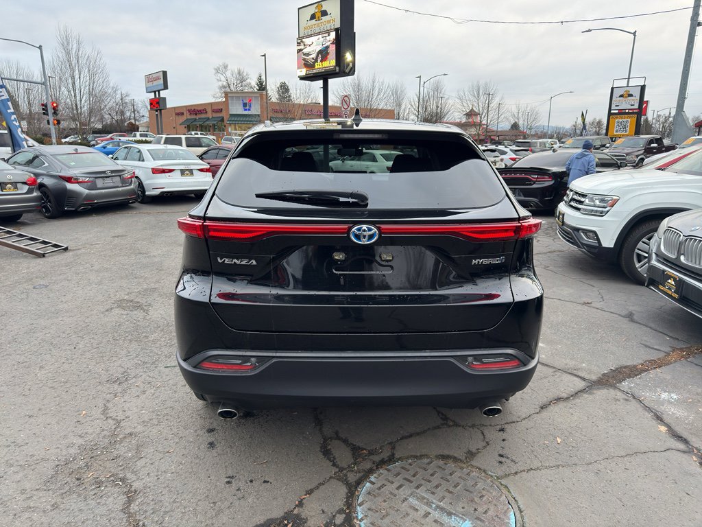 Used 2021 Toyota Venza LE image 5