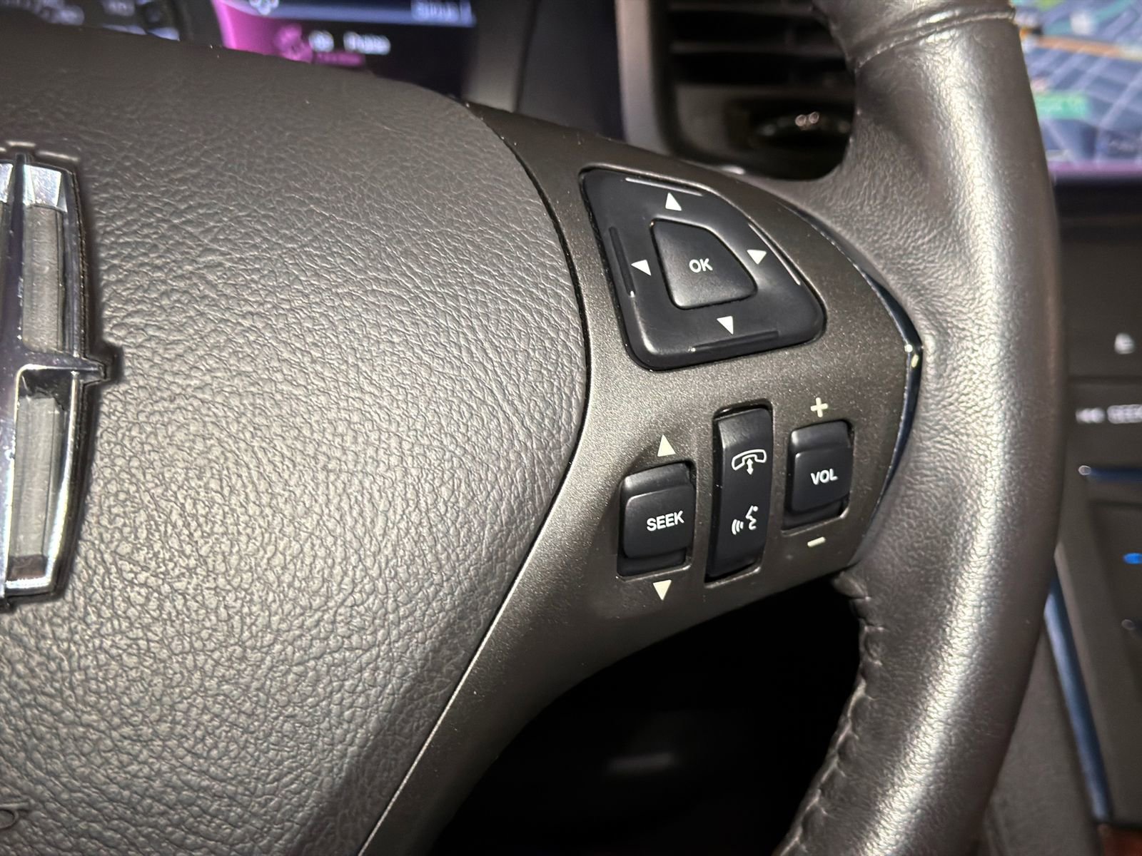 Used 2015 Lincoln MKS AWD w/ Equipment Group 101A image 19