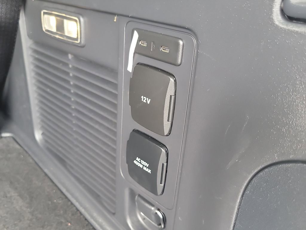 Certified 2025 Ford Expedition Platinum image 10