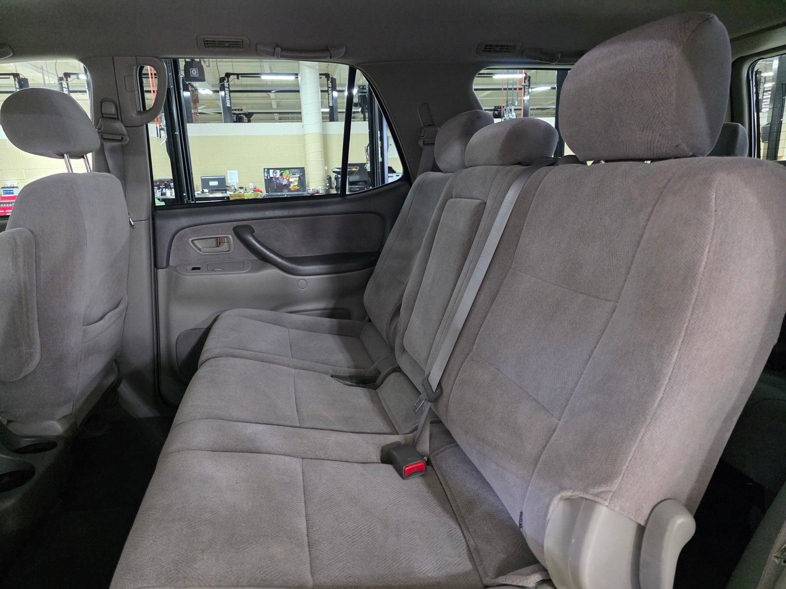 Used 2004 Toyota Sequoia SR5 RWD image 16