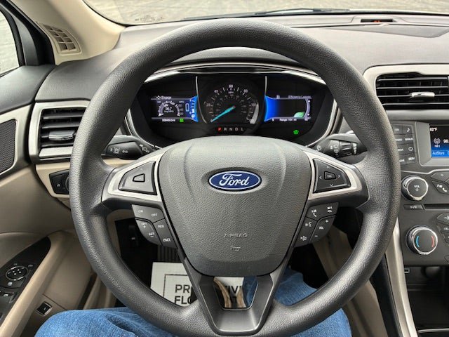 Used 2018 Ford Fusion SE FWD image 17