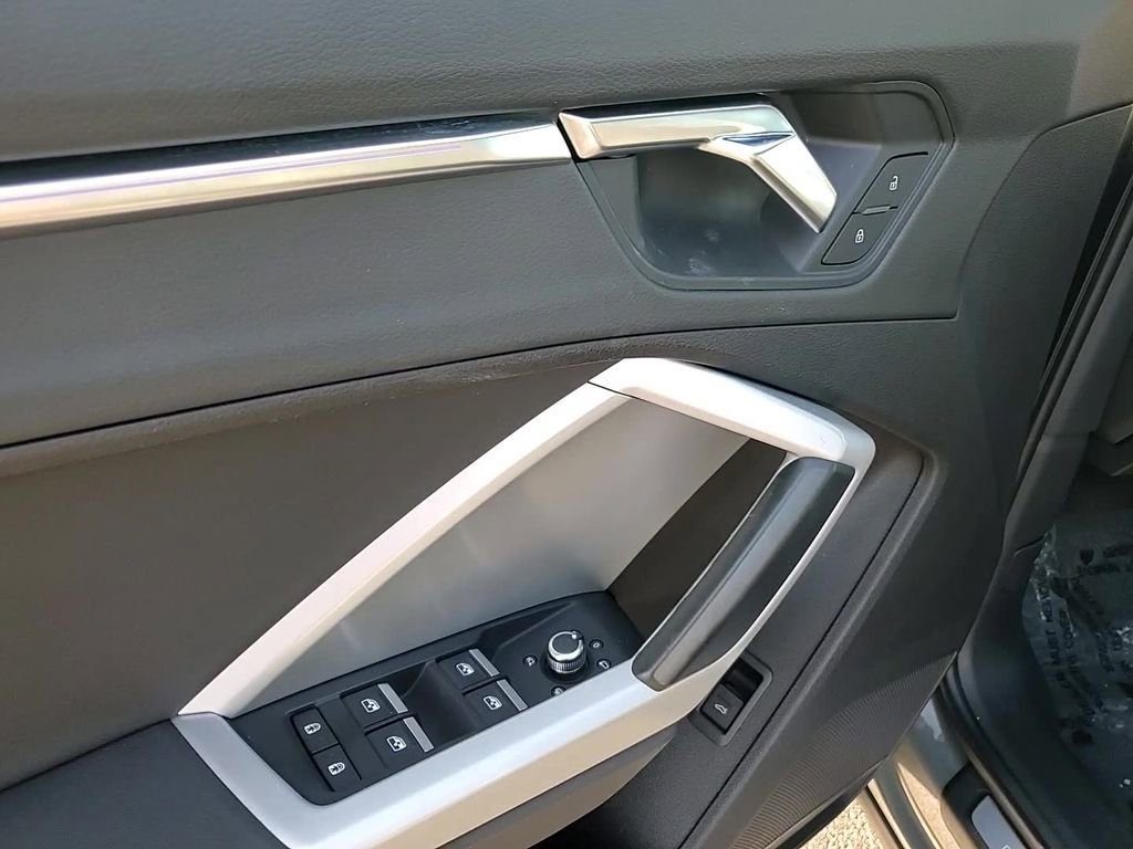 Used 2021 Audi Q3 2.0T Premium Plus image 11